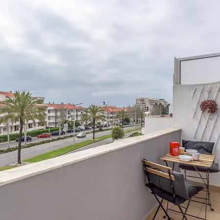 Flh Balcony Flat With Pool *