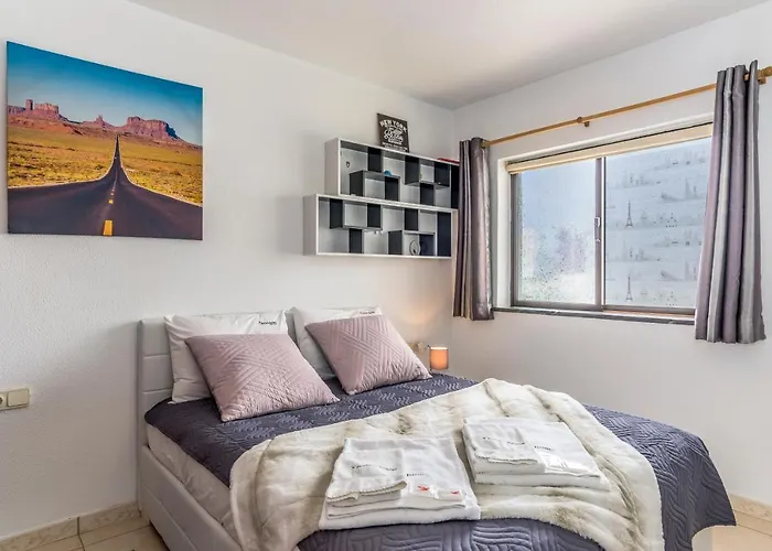 Lägenhet Flh Balcony Flat With Pool