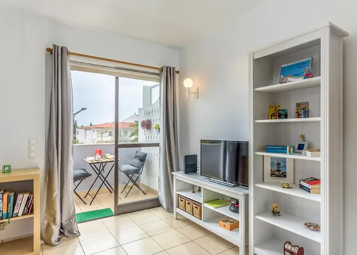 Flh Balcony Flat With Pool Lägenhet *